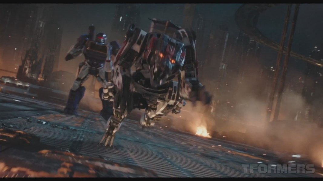 New Bumblebee Movie Trailer HD Screencap Gallery 120 (120 of 176)